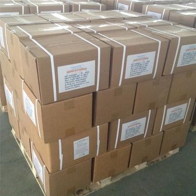 Voedingsmiddel natriumrythorbaat C6H7NaO6 in papierverpakkingsmateriaal